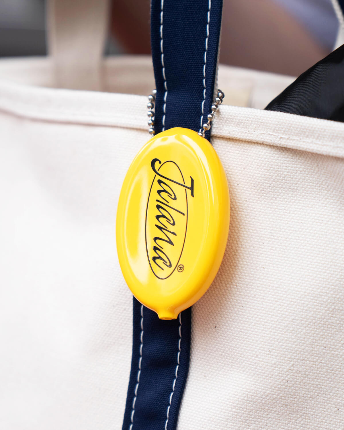 トートバッグに付けた便利なコインケース