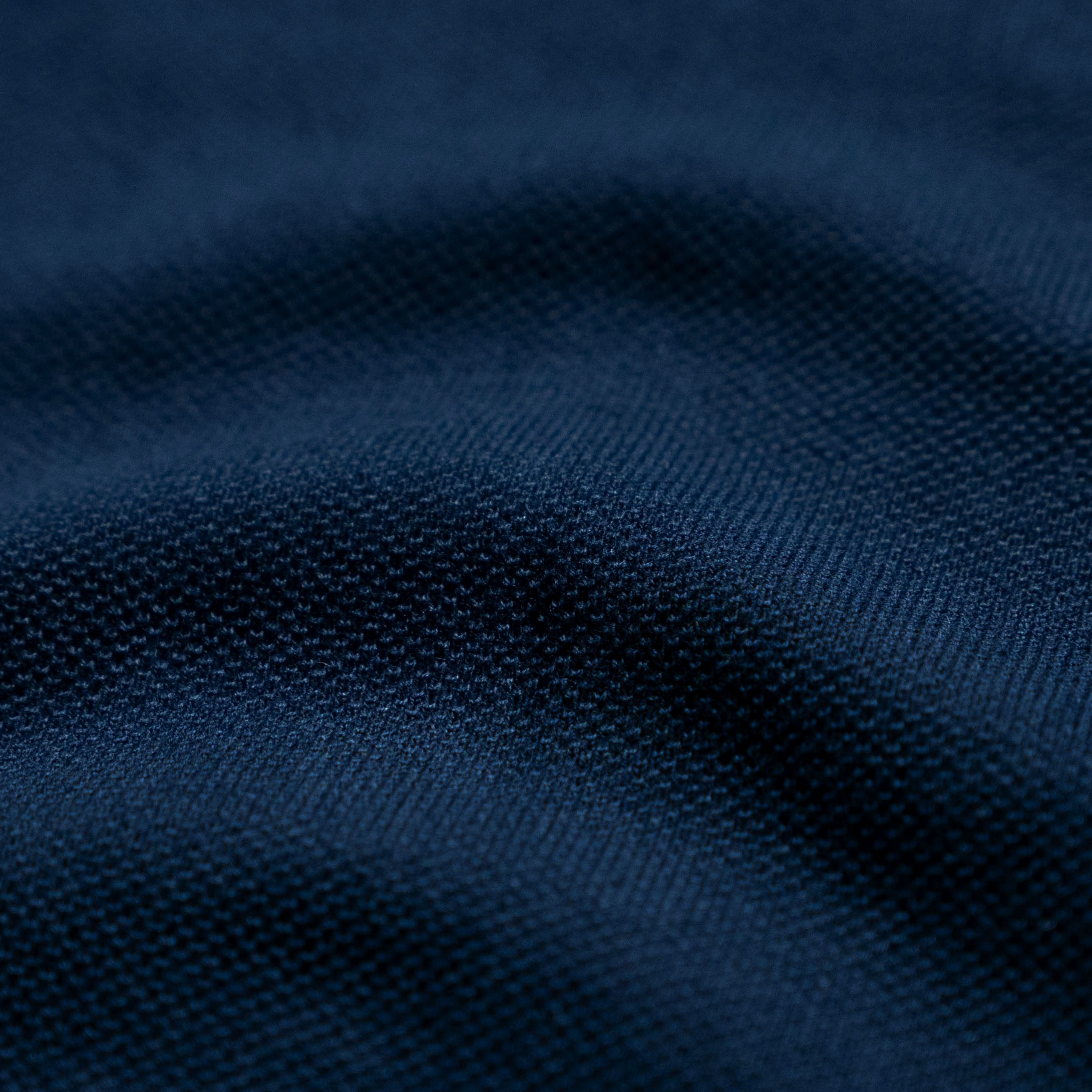 ラコステならではの”プチピケ”素材