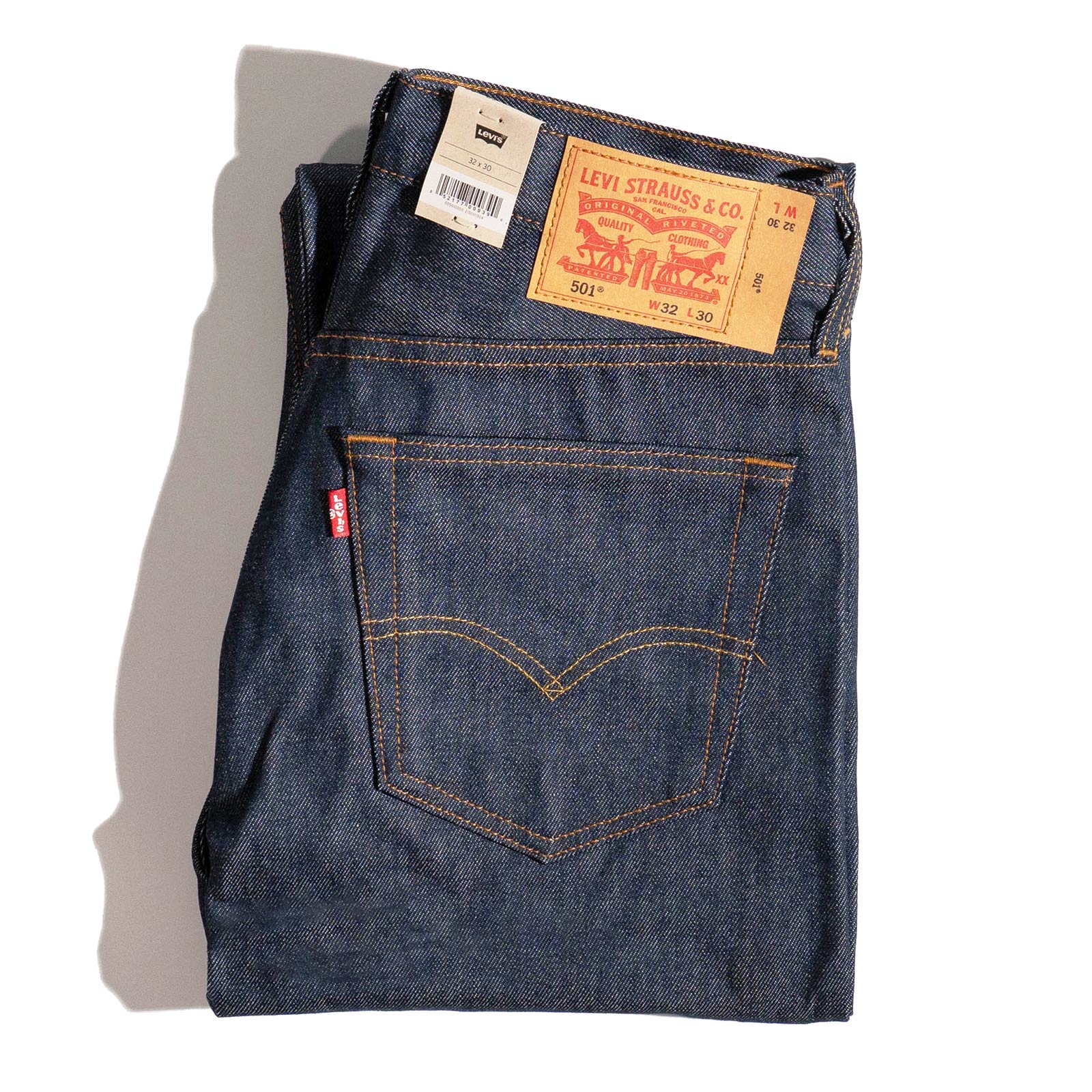 3つ折りで畳んである501の正面画像