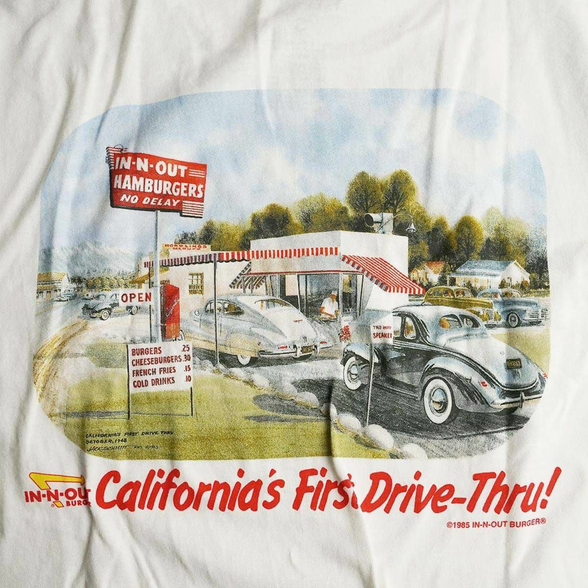 インアンドアウトバーガー半袖Tシャツ1986カリフォルニアファーストドライブスルーホワイト