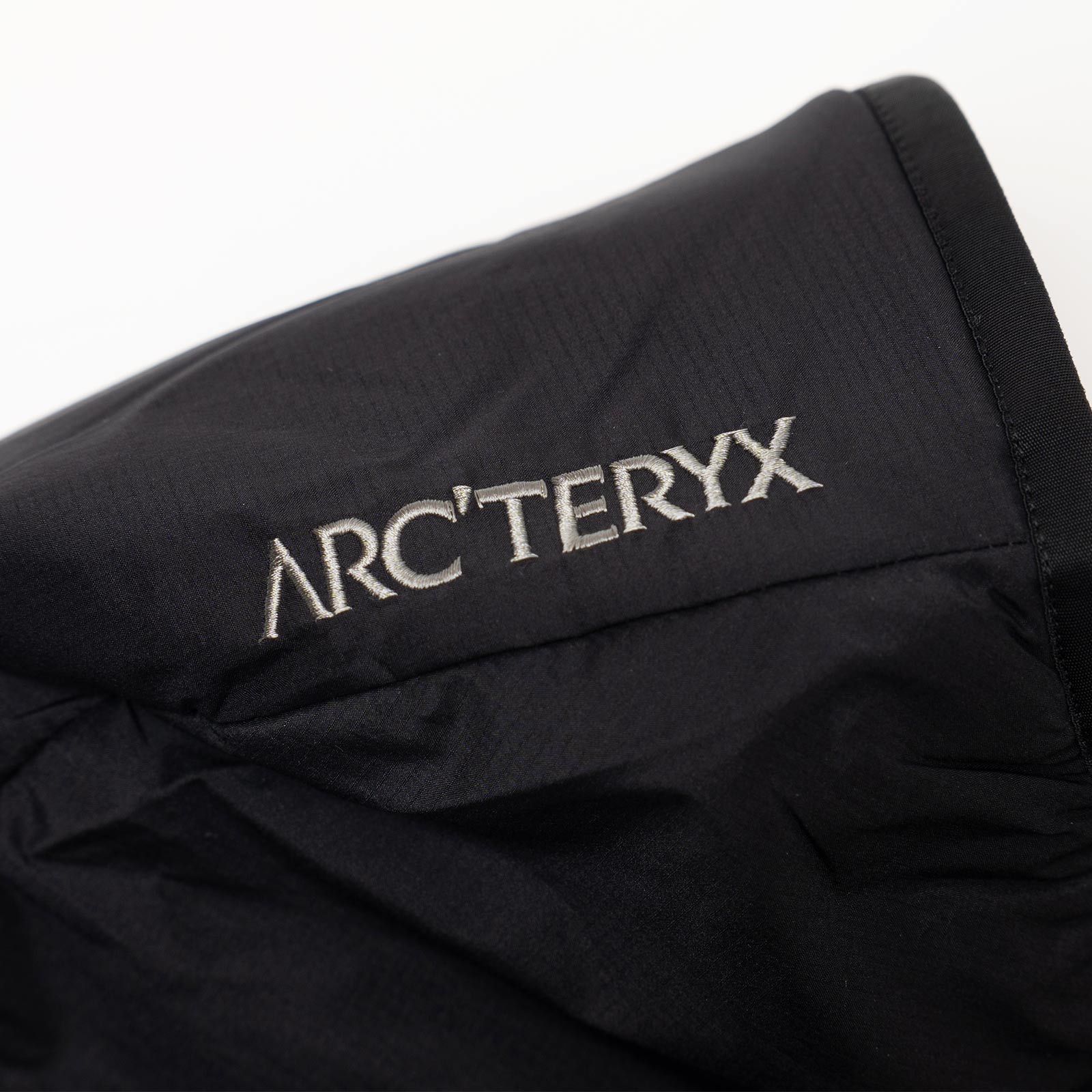アークテリクスARC’TERYXアトムフーディー
