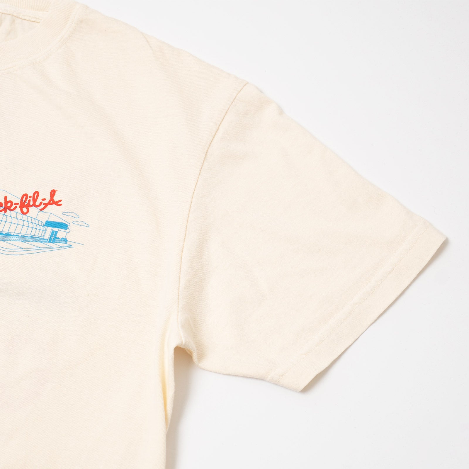 チックフィレイChick-fil-Aアリアルクラシックレストラン半袖Tシャツ